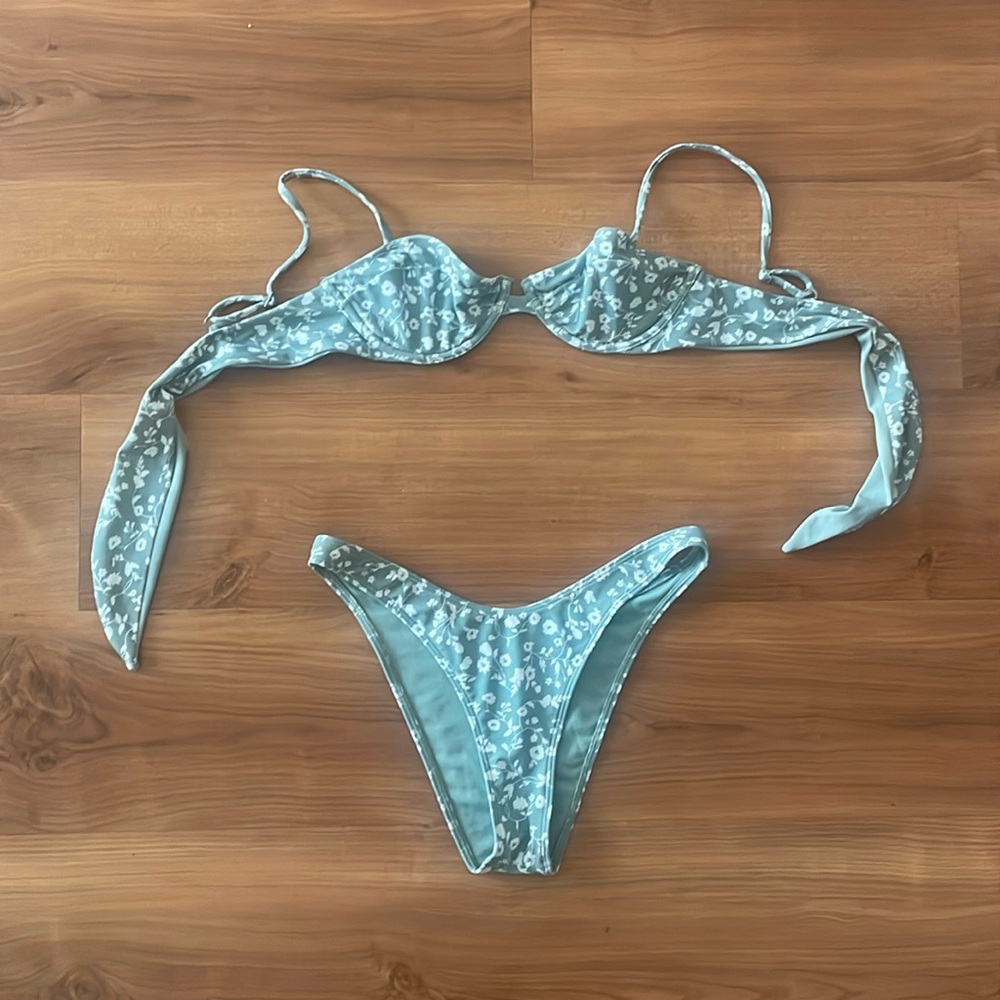 Abercrombie High Leg Tie Back Swimsuit - S